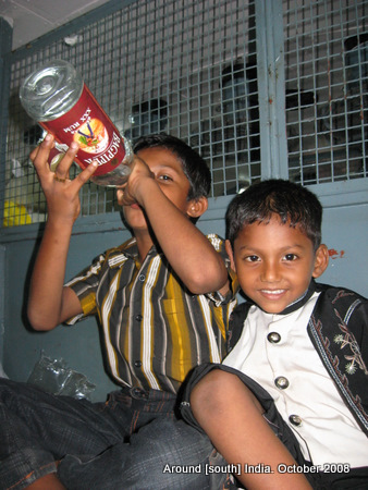in a train to kanyakumari from trivendram kids