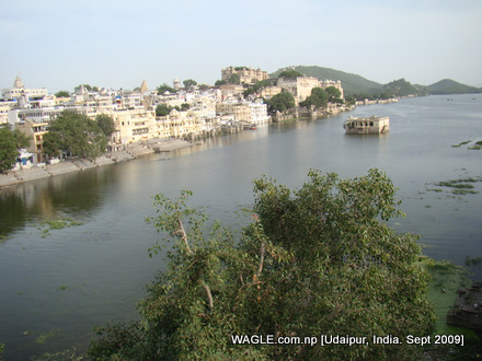 lake pichola, udaipur, india