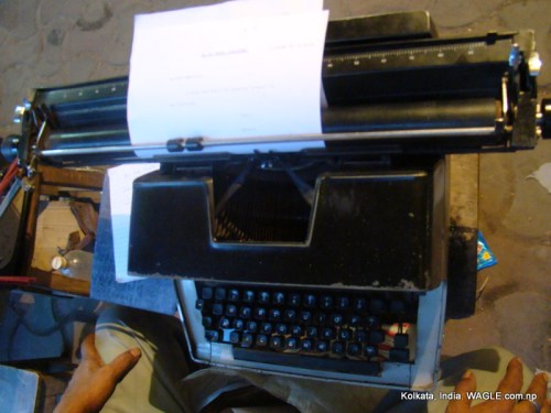 typewriter on mg road, kolkata