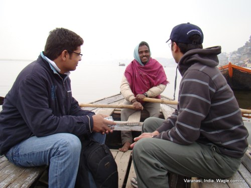 To get the 'other view' of the ghat, boating over in Ganges is an irresistible option.