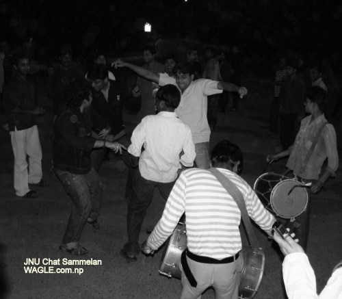 india holi jnu chat festival