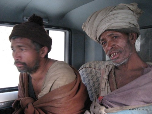 गाडीमा raute dajuहरु