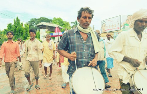 A small group of people arrived at the Janaki temple shouting slogan "hamro raja hamro desh, pran bhanda pyaro chha" just after the ex-king left the temple compound.